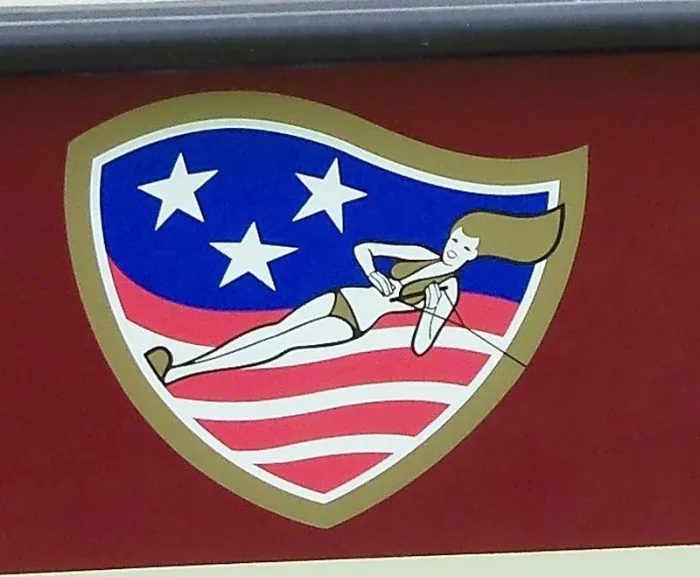 decal-skier-girl Decal Skier Girl